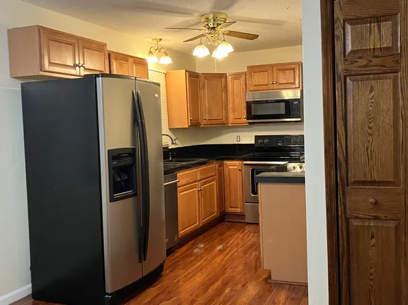 816 Locust St, Macon, MO 63552