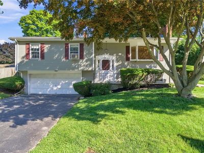 31 Monica Dr, Cumberland, RI, 02864