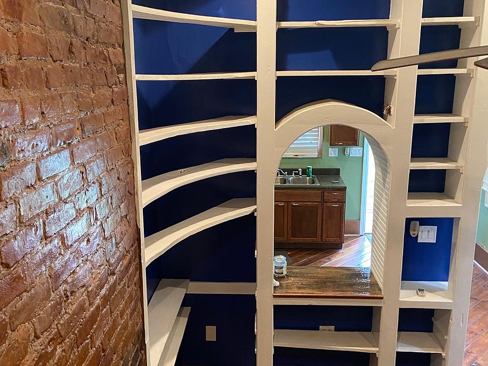 2nd image of 3109 Magazine St #1.5