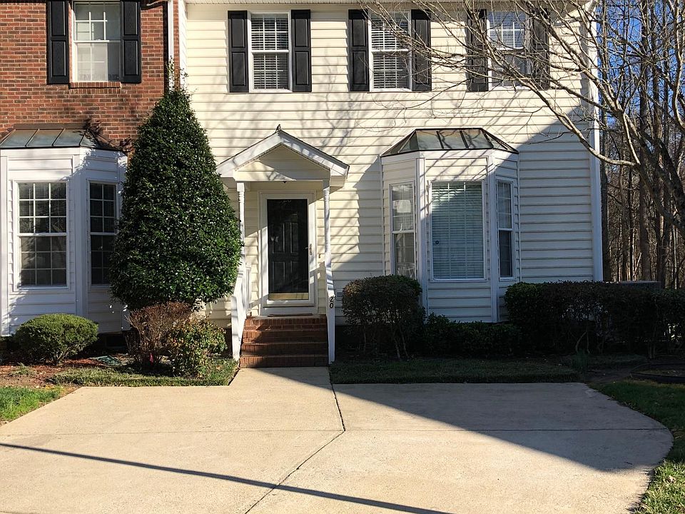 1st image of 20 Duke Of Gloucester Cir