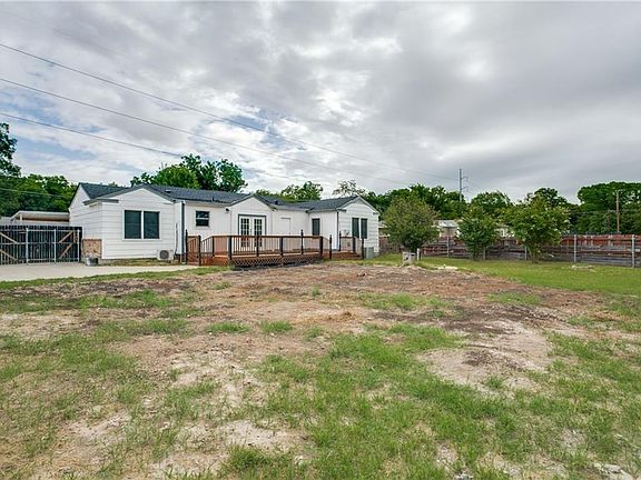 3rd image of 4513 Blackstone Dr