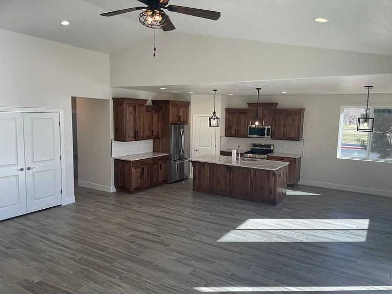 9 N Main St — Photo 10