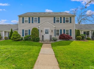 50 Emerson Ln #D, Monroe Township, NJ 08831