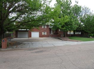 1715 Crestway Dr, Garden City, KS 67846