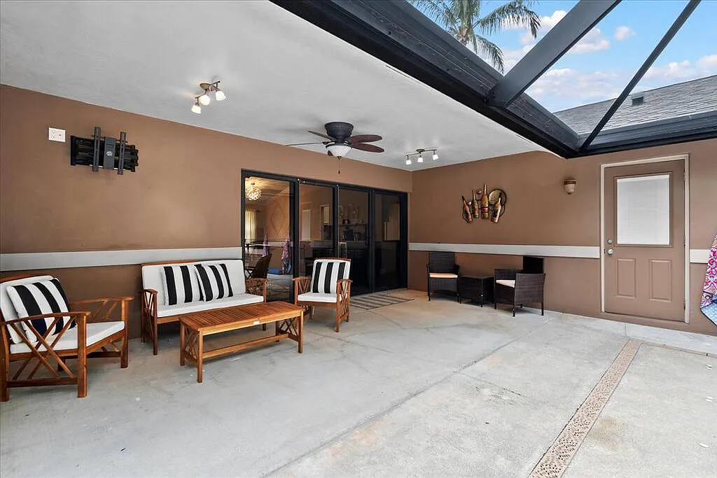 4 bed, 2688 sqft, $4,750 — Photo 3