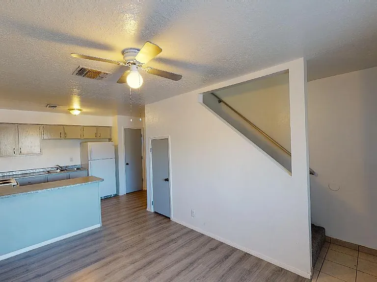 620 Morris St NE — Photo 23