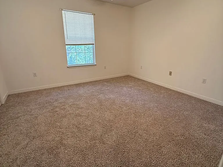946 Rachel Dr #C — Photo 11