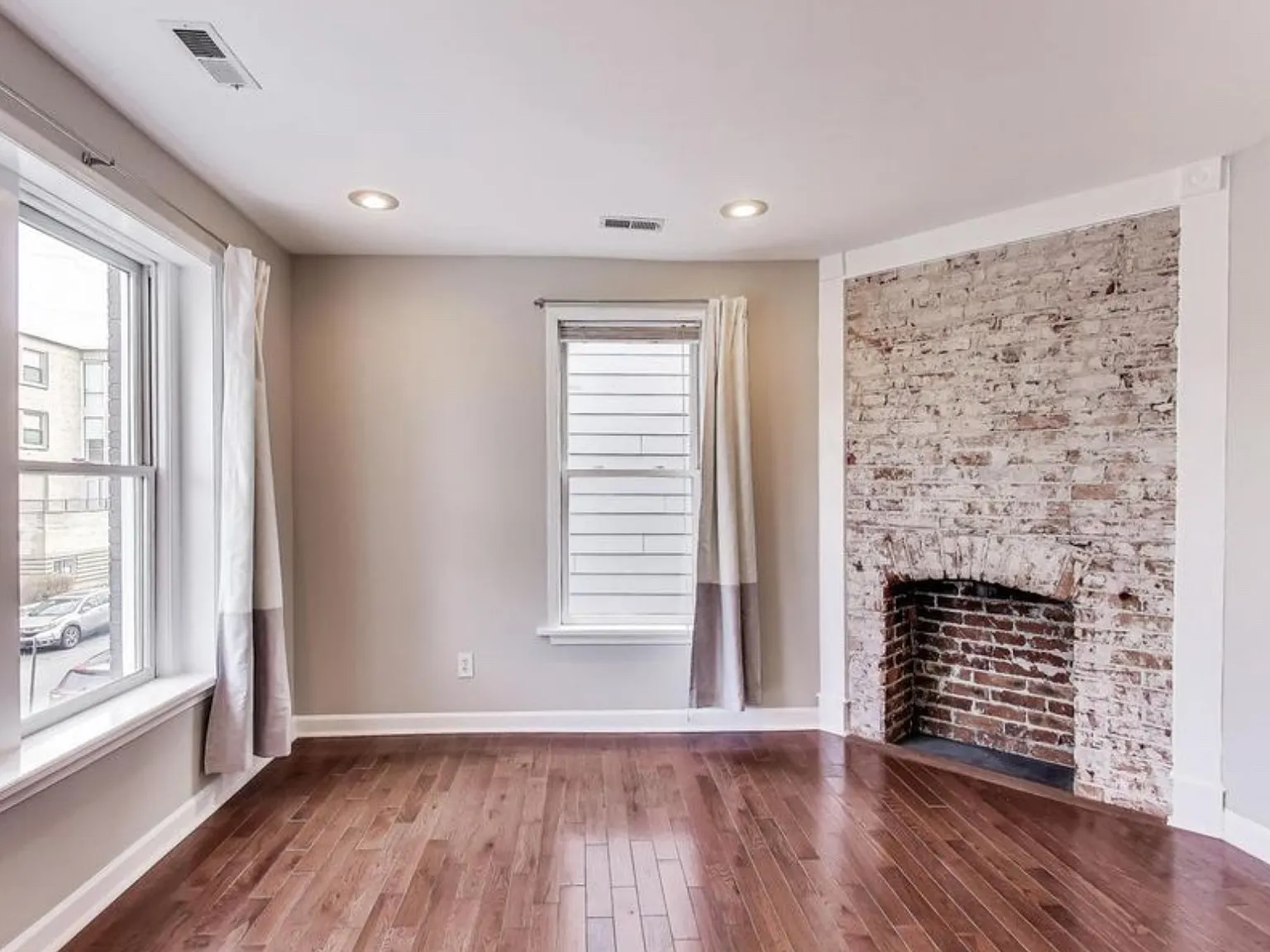 3 bed, 1124 sqft, $3,000 — Photo 3