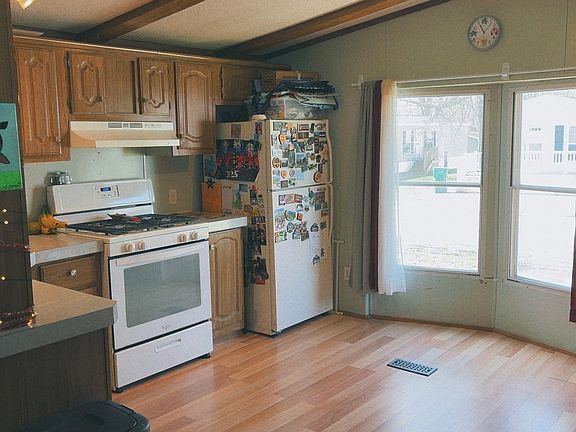 4th image of 23 Cherokee Dr