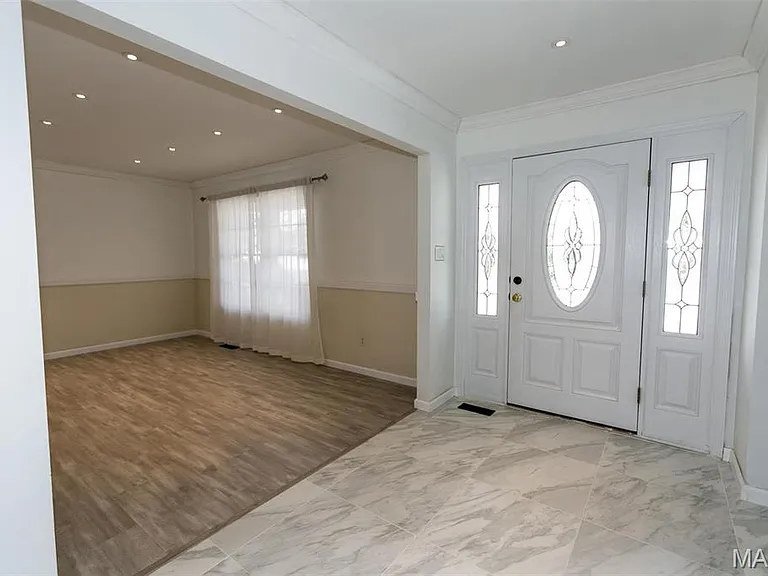 822 Emerald Place Dr — Photo 4