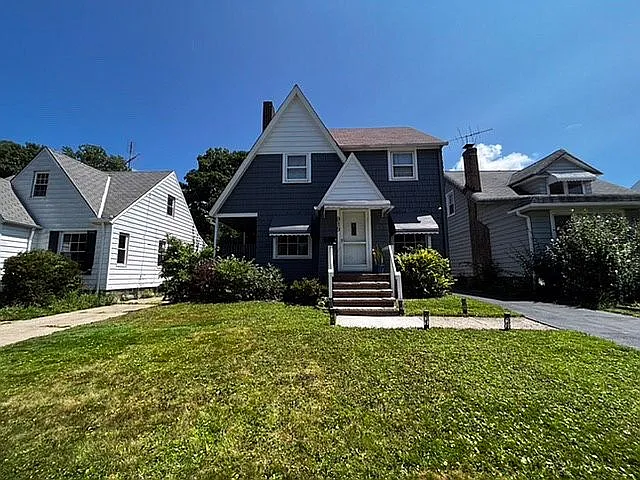 919 Vineshire Rd photo 1