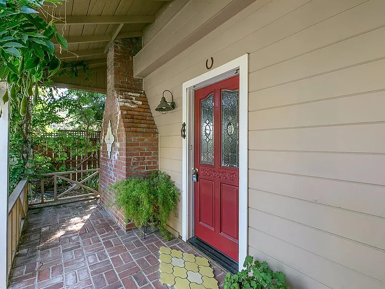 14 Washington Ave — Photo 8
