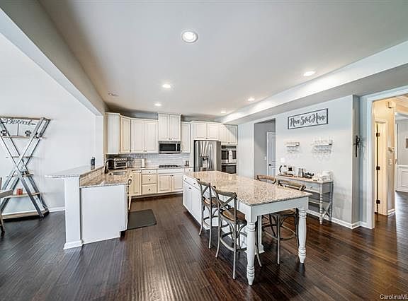 4th image of 8907 Keller Ct