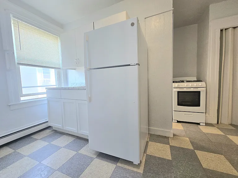 9 Cedar St #2 — Photo 3
