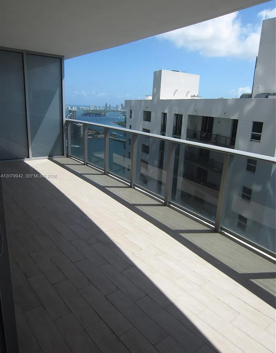 Aria On The Bay Condo — Photo 2