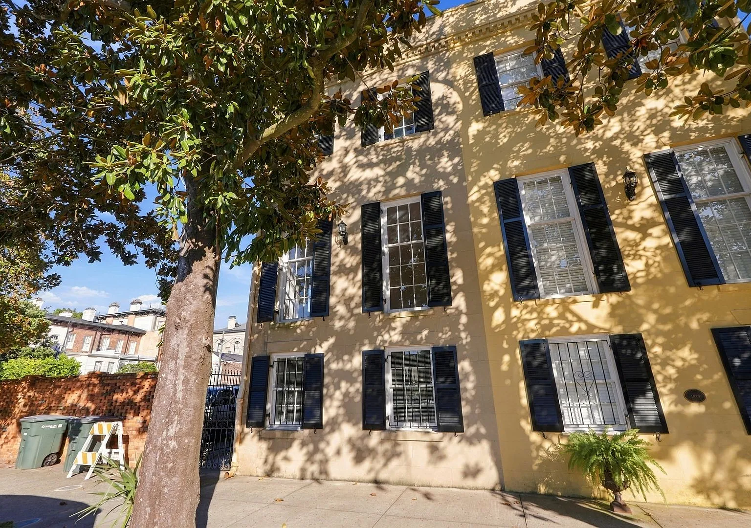 512 Barnard St — Photo 2