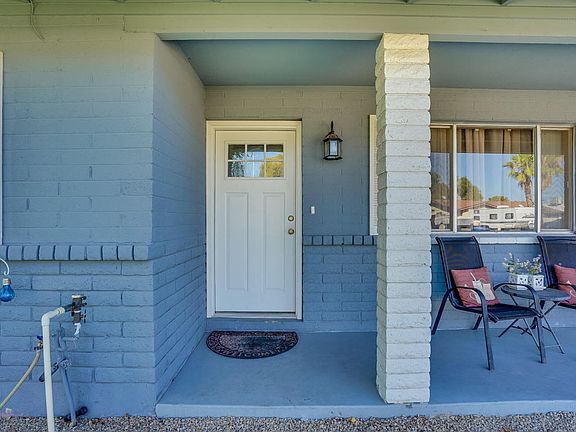 4th image of 1529 E Diamond Ave