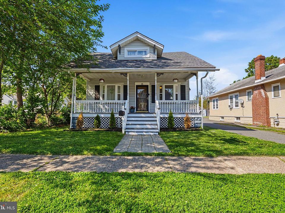 1st image of 15 Elmhurst Pl