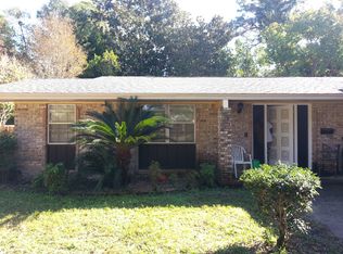 16 Cambridge Ave, Fort Walton Beach, FL 32547