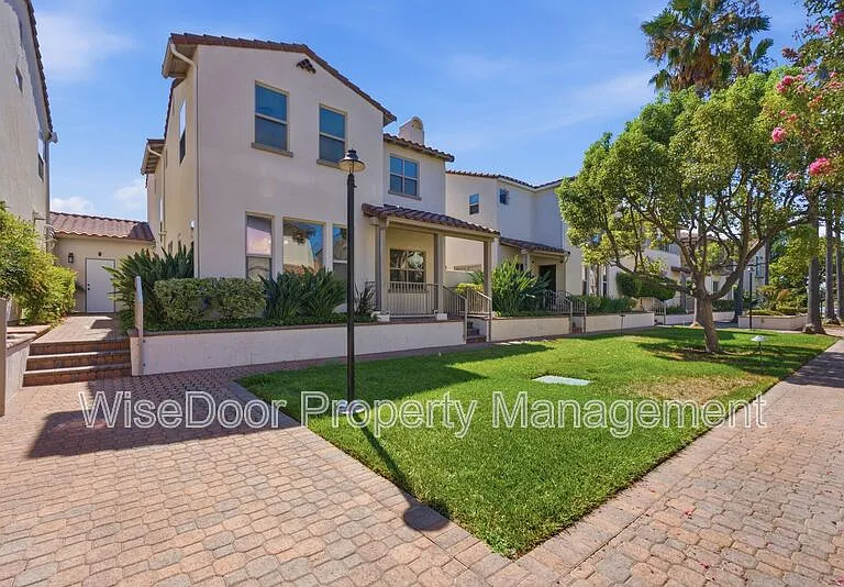 1087 Waterfall Way — Photo 4