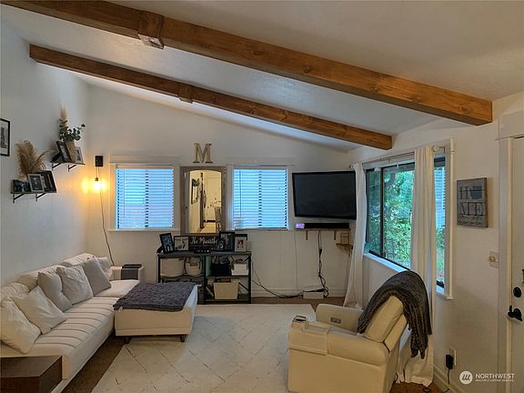 3rd image of 5428 S Island Drive E