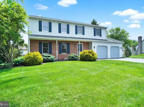 417 White Rose Ln, York, PA 17402