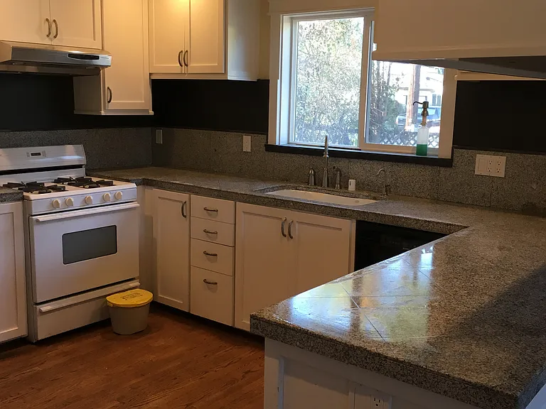 864 Lewis Ave — Photo 2