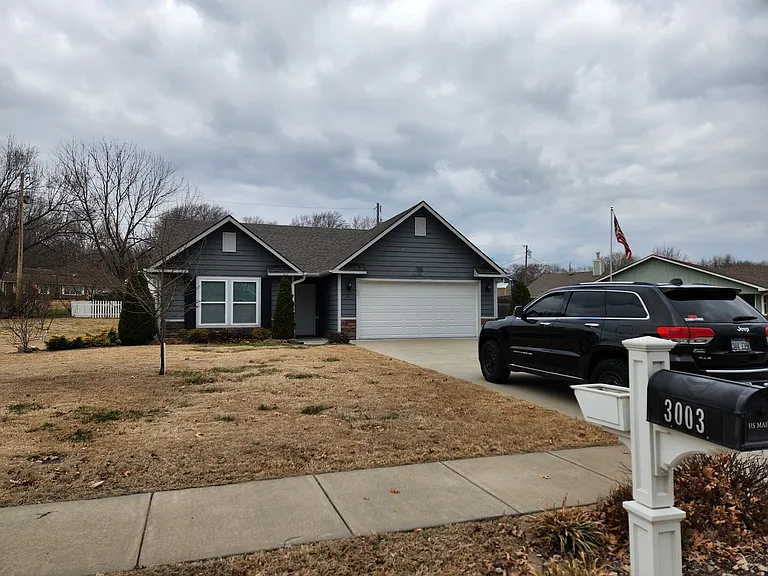 3003 NE Walnut Grove Rd — Photo 2