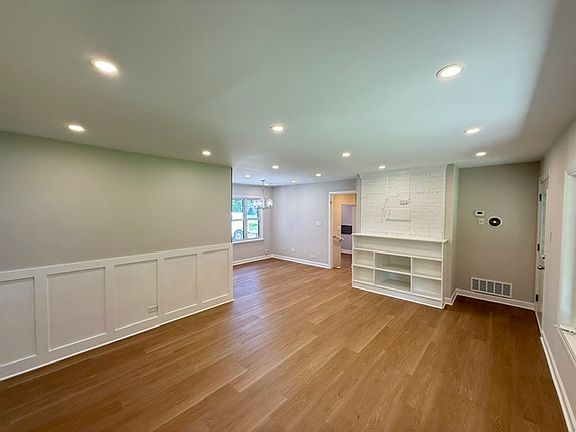 3rd image of 7141 Wolf Rd
