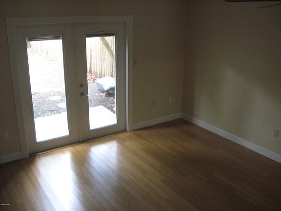 4th image of 3930 Mount Vernon Ave