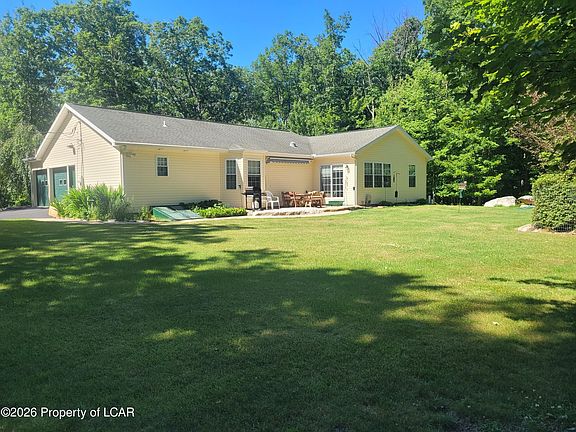 3rd image of 406 E Mountain Side Dr