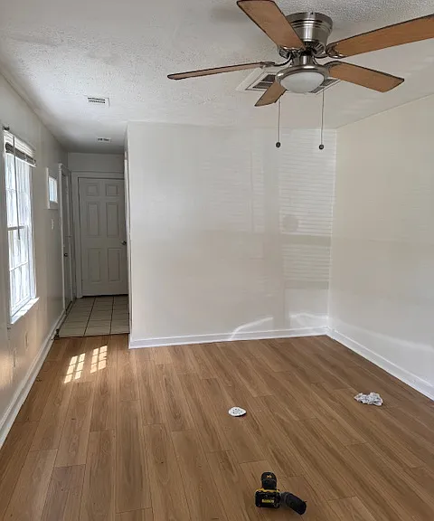 E Northside Dr — Photo 8
