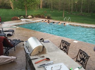 16302 Remington Dr, Fishers, IN 46037