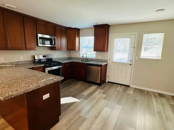 Courtside Apartments, 575-579 Racquet Way, Diamond Springs, CA 95619