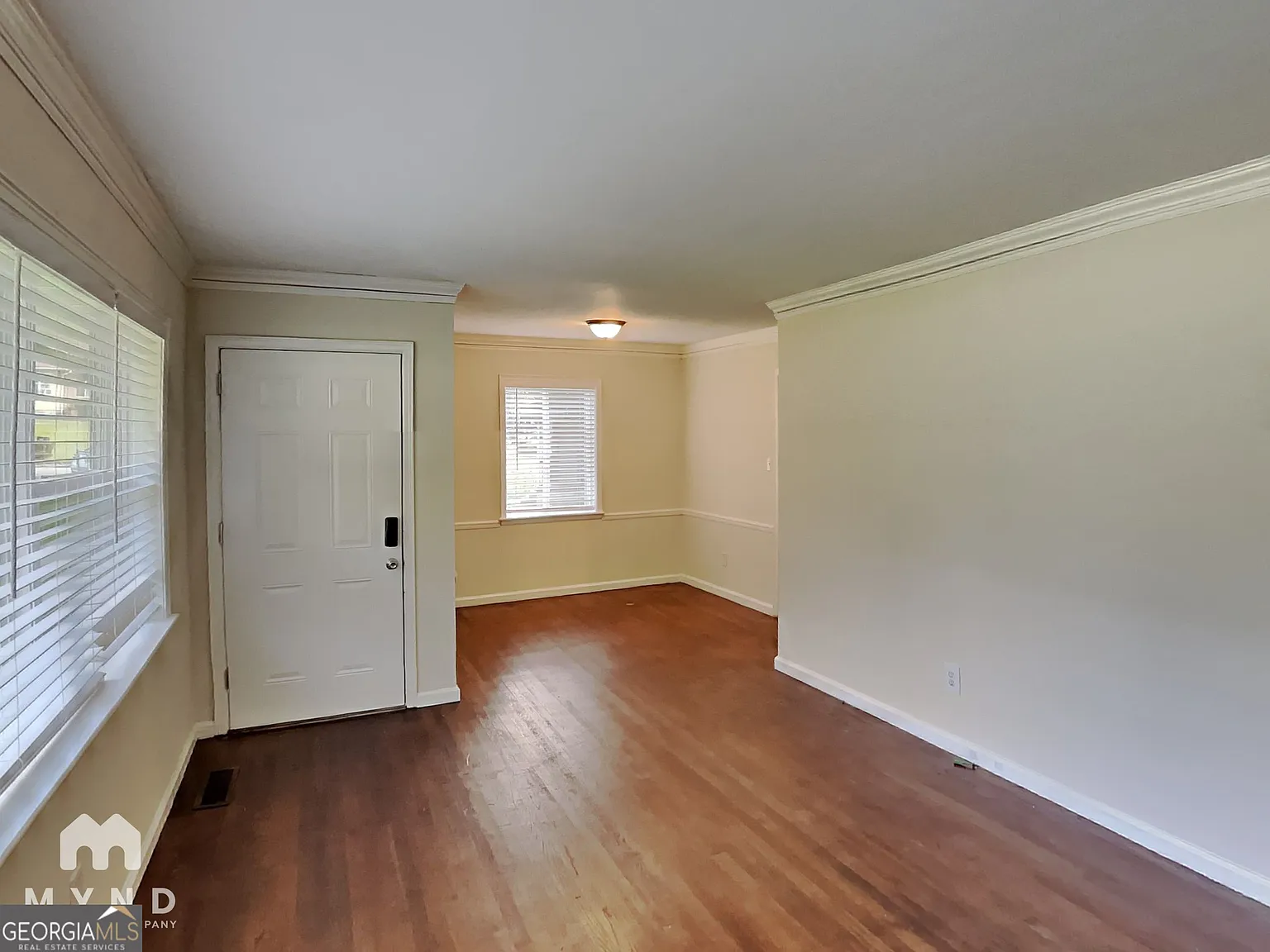 3 bed, 1.0 bath, $1,661 — Photo 2