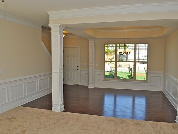 4th image of 3847 Northrop Dr