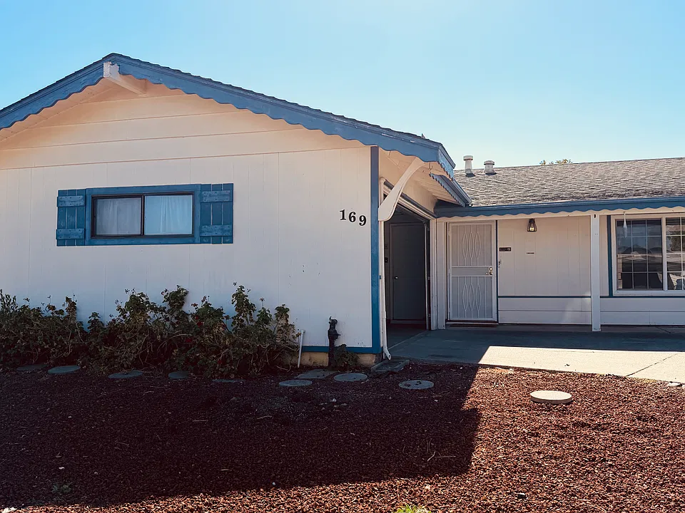 169 Isle Royale Cir