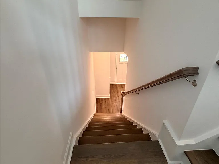 15351 Ballancroft Pkwy — Photo 17