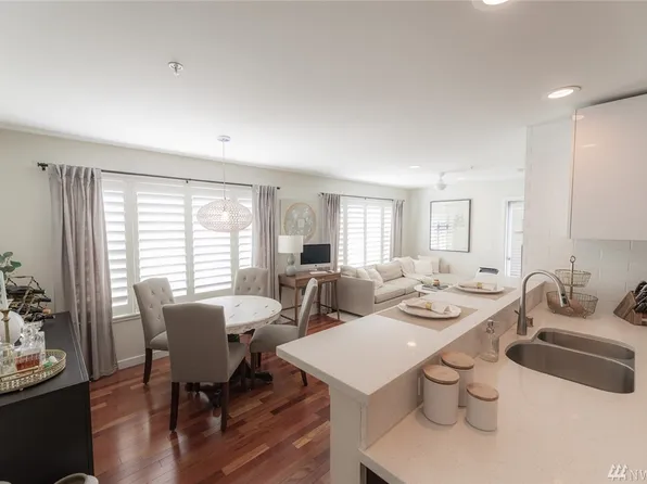 6219 NE 181st St #202, Kenmore, WA 98028