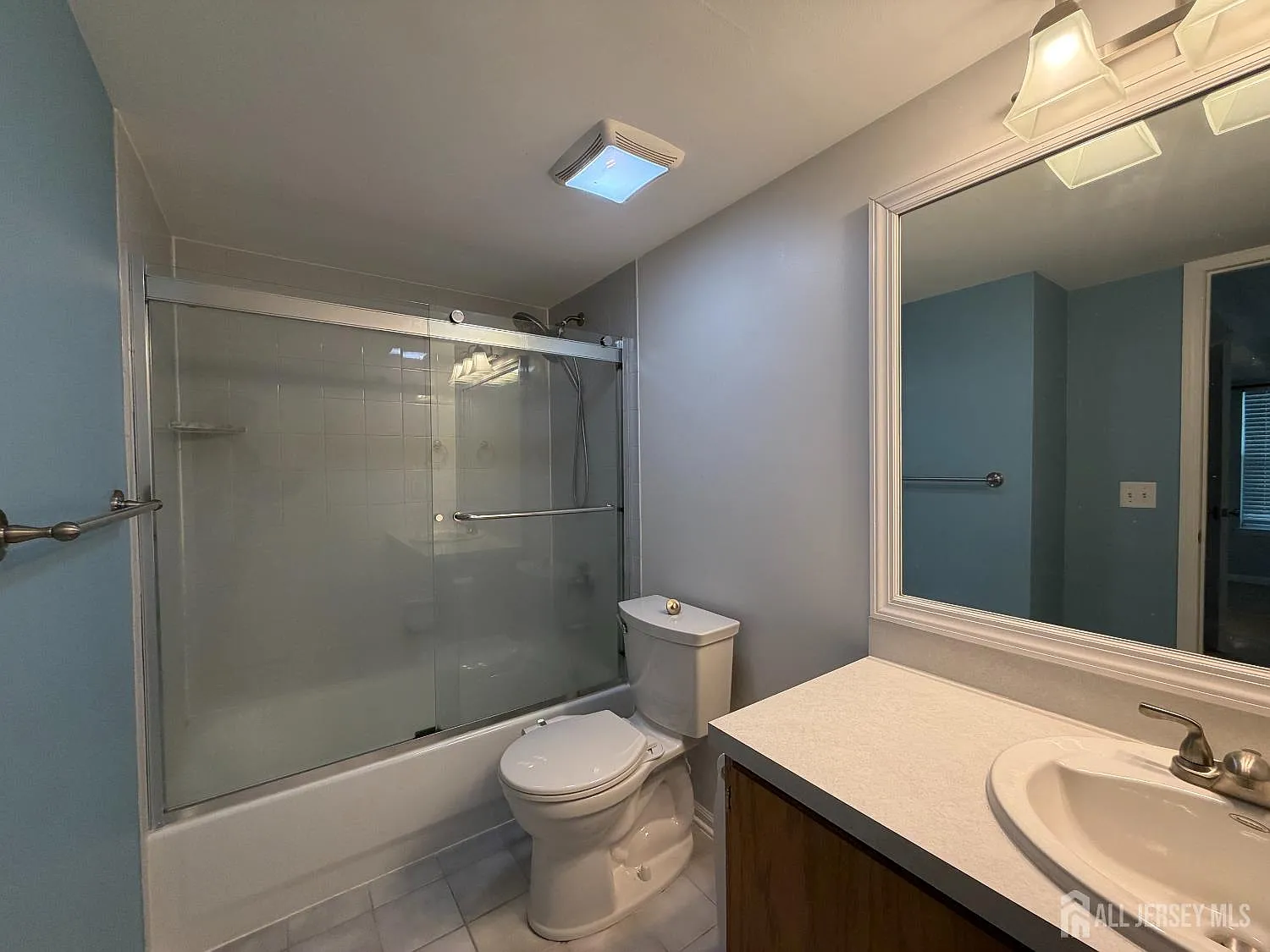 2 bed, 2.0 bath, 1157 sqft, $2,970 — Photo 3