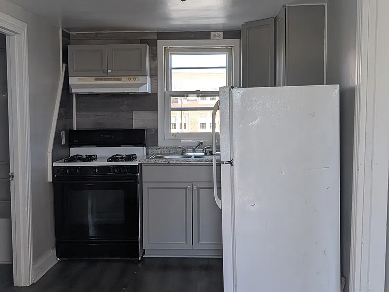 30 E Middle St #2 — Photo 11