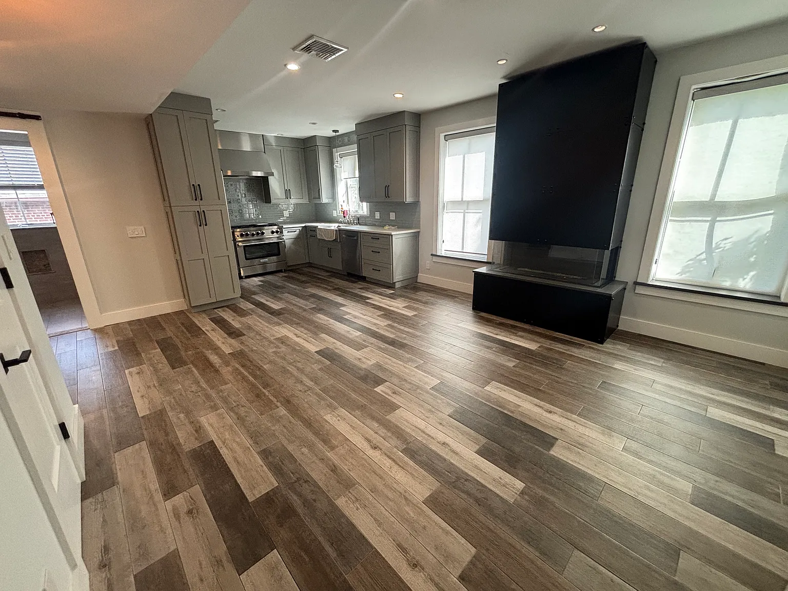 3 bed, 1400 sqft, $3,500 — Photo 3
