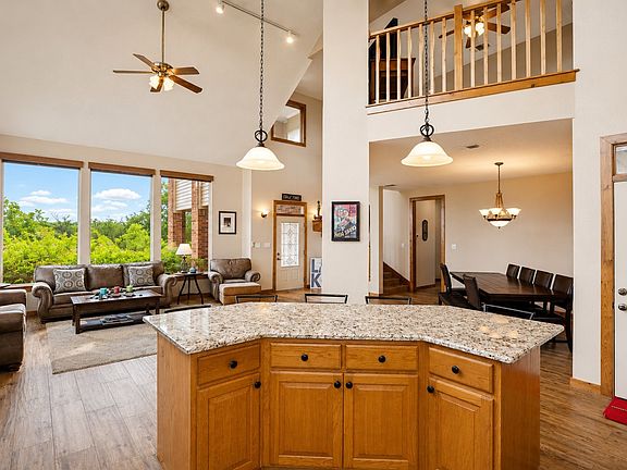 4th image of 350 Castle Harbour Dr