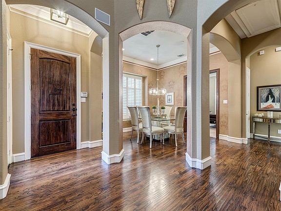5th image of 3720 Bur Oak Dr