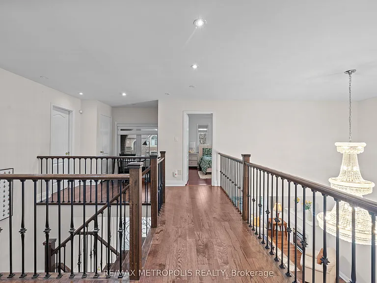 552 Feathergrass Cres #MAIN UPPER — Photo 22