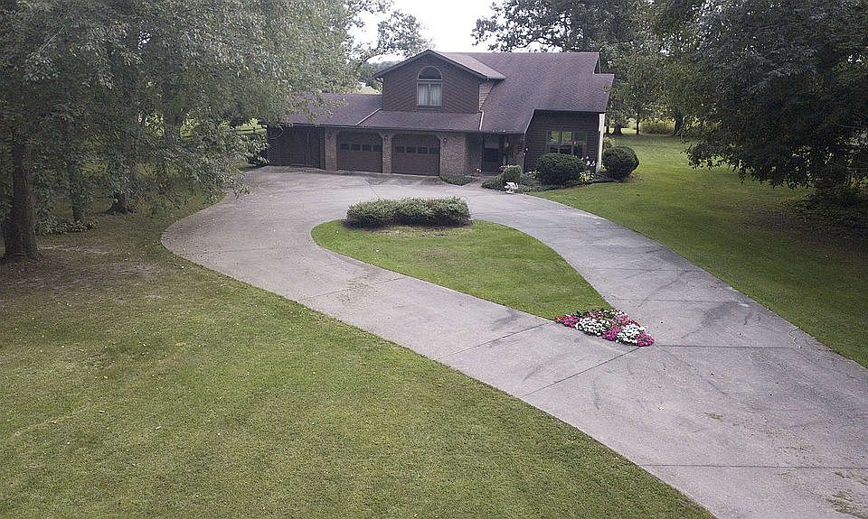 1st image of 21908 Shirley Dr