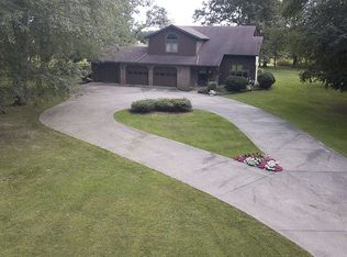 21908 Shirley Dr, Goshen, IN 46526