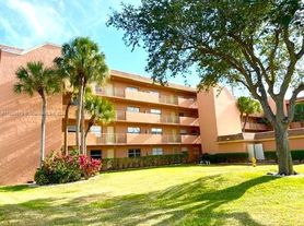 3110 N Pine Island Rd, Fort Lauderdale, FL
