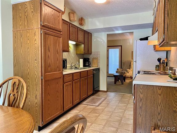 4th image of 2128 Friendship Ct