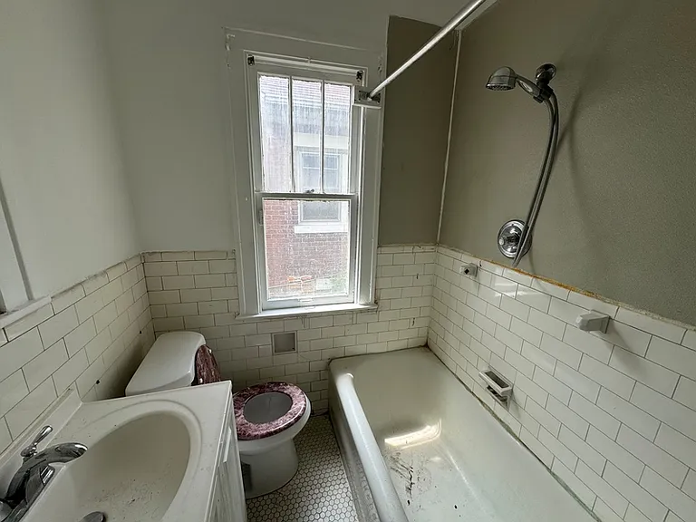 11125 Cloverlawn Ave — Photo 10